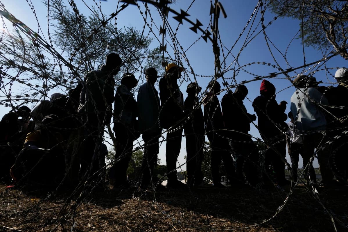 South Africa builds another site to ease overcrowding and speed up deportation of Malawian nationals